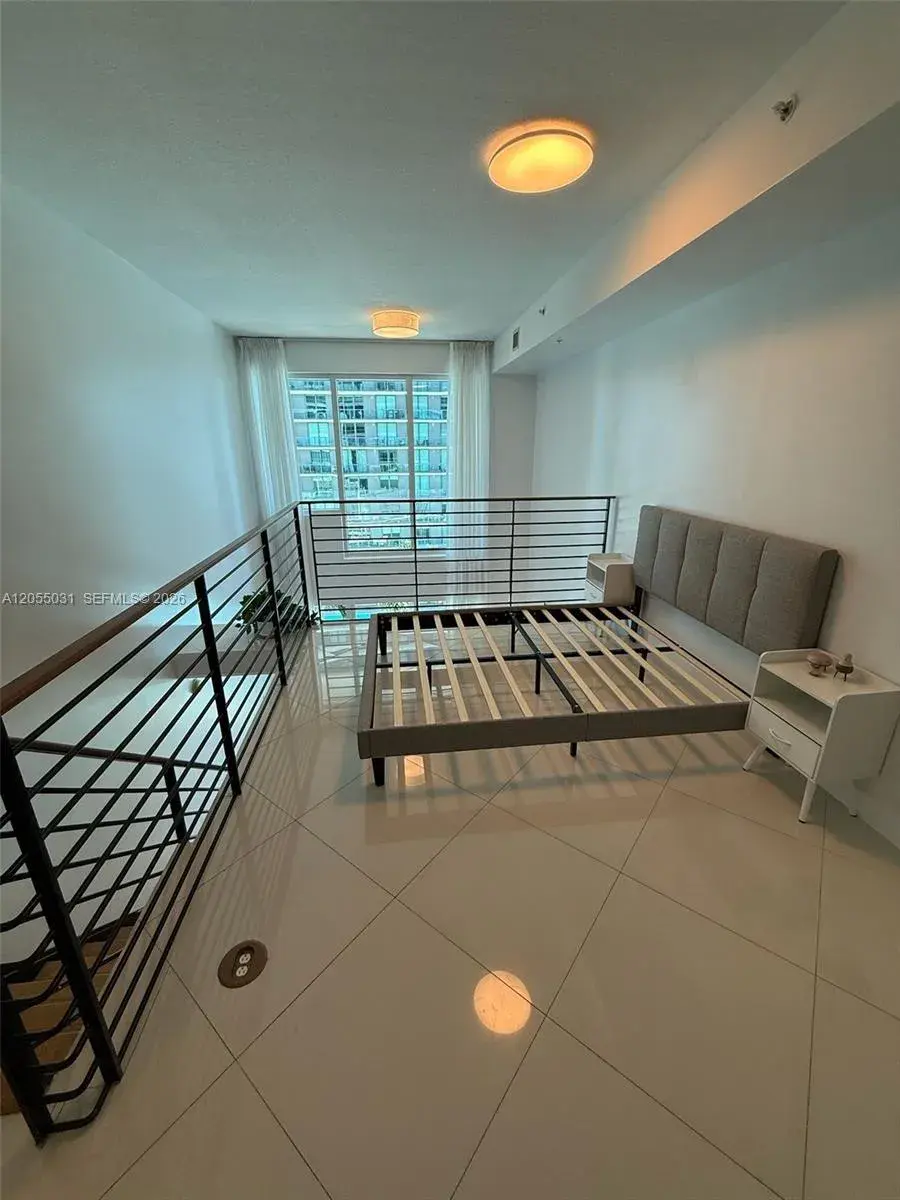 60 SW 13th St # 1418, Miami FL 33130