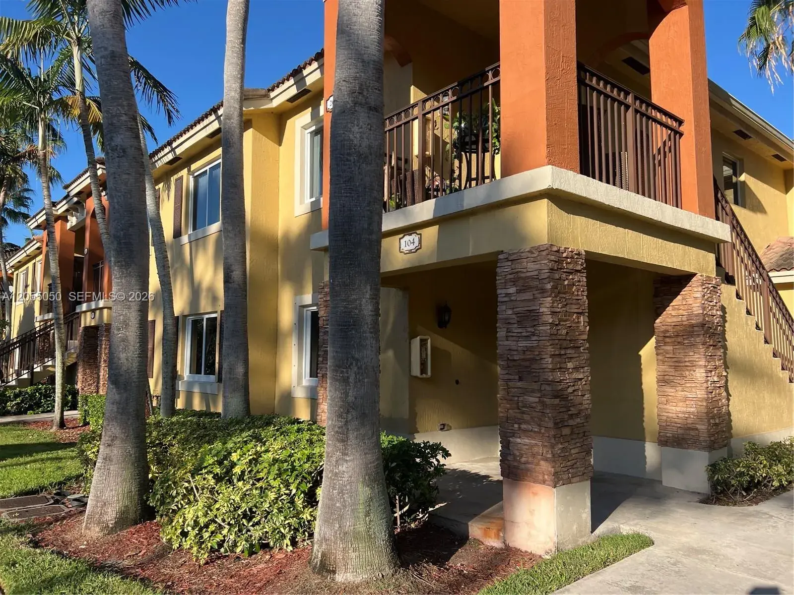 3 bedroom 2 bath Residential for sale at 985 NE 33rd Ter # 104, Homestead FL 33033