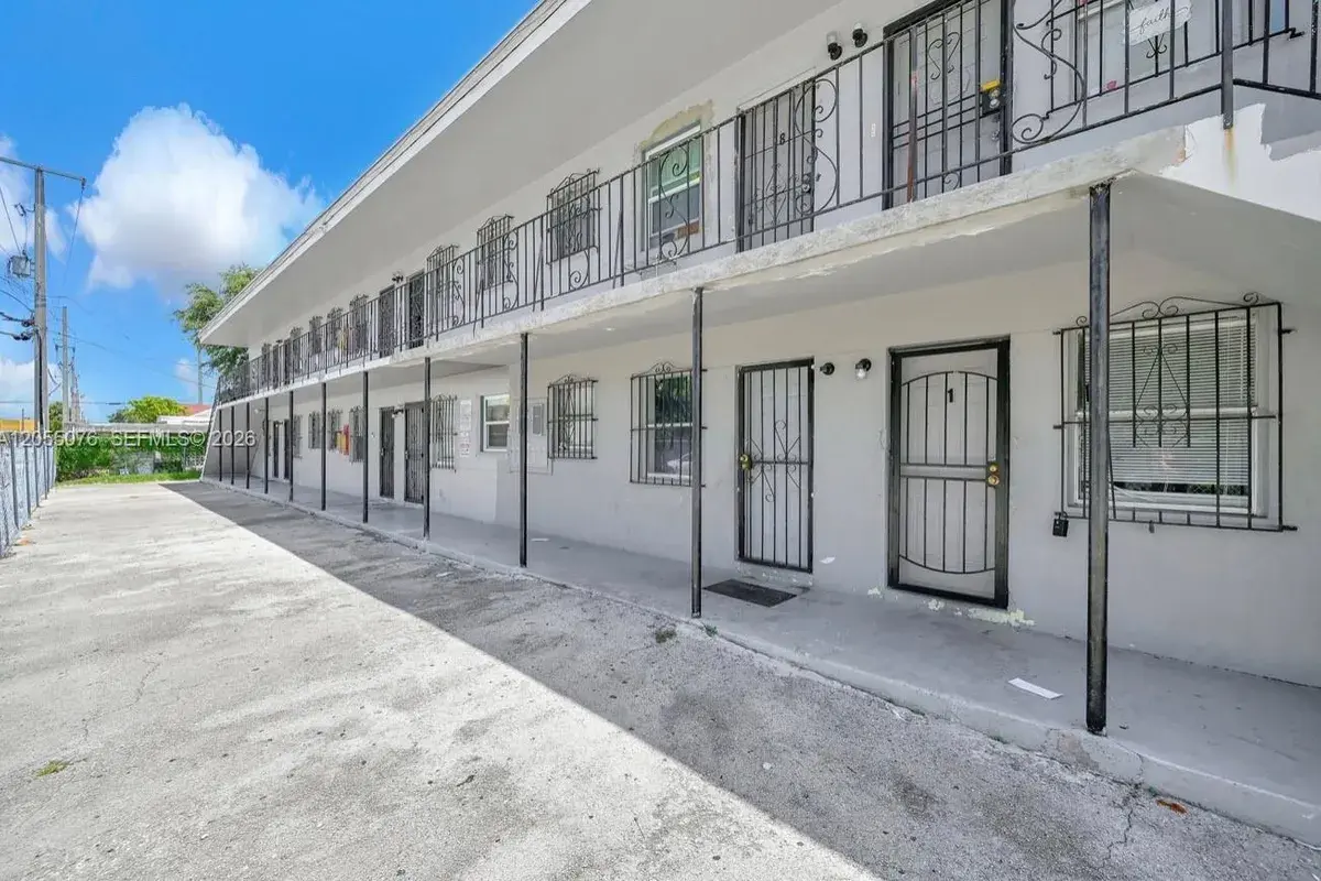 6901 NW 8th Ave, Miami FL 33150