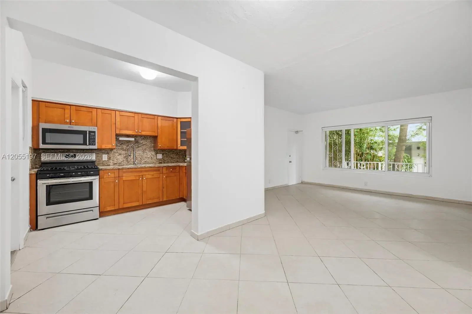 2 bedroom 2 bath Residential Lease for rent at 1420 16th St # 1, Miami Beach FL 33139