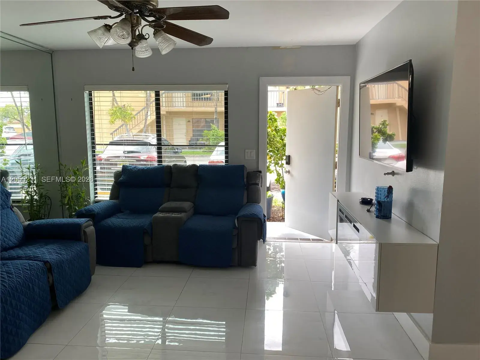 2 bedroom 2 bath Residential for sale at 2570 W 67th Pl # 2, Hialeah FL 33016