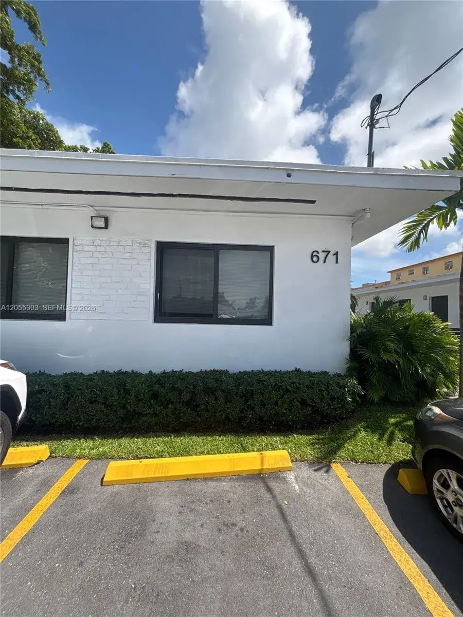 671 SW 7th St # 7, Miami FL 33130