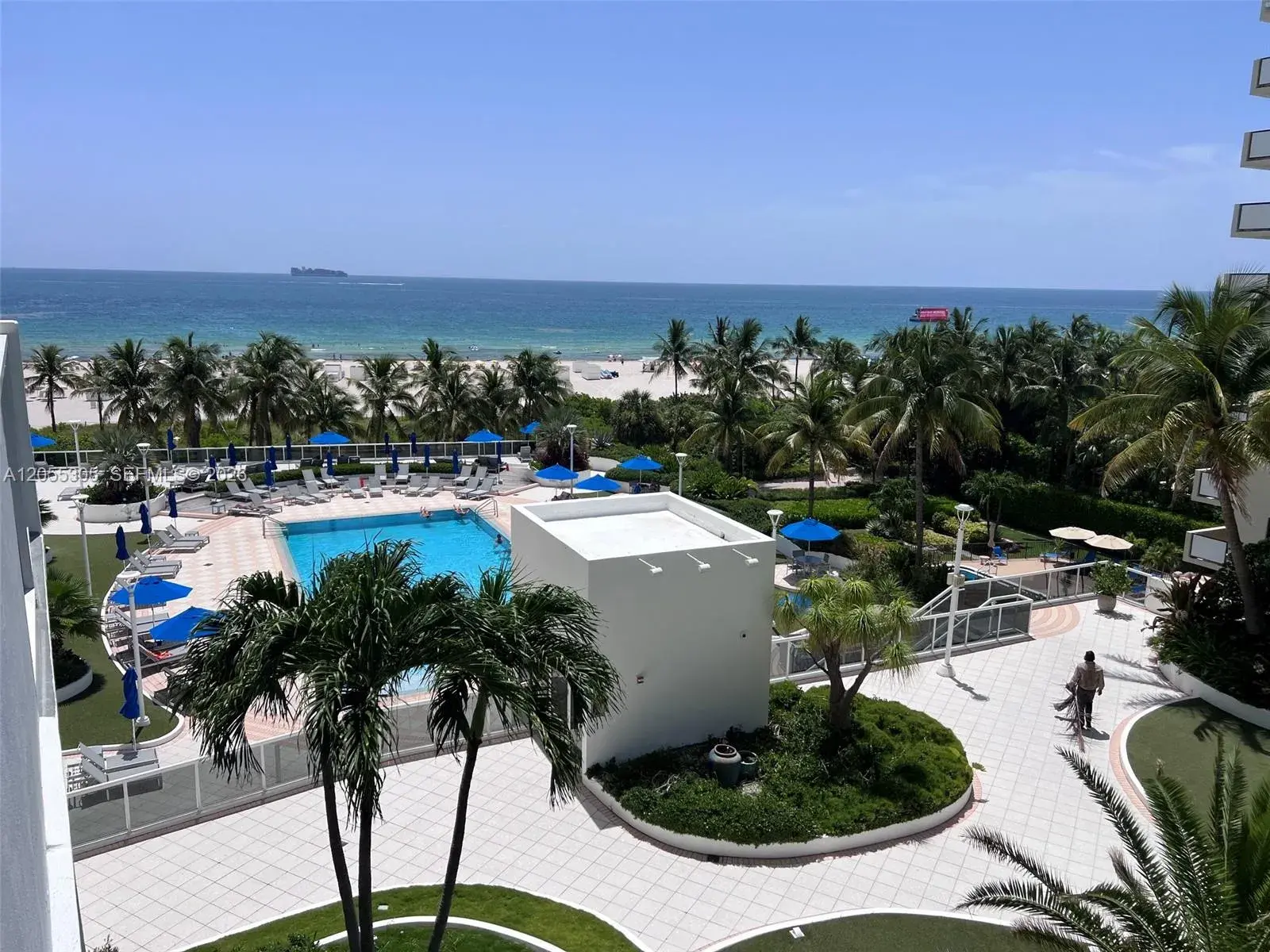 1 bedroom 1 bath Residential for sale at 100 Lincoln Rd # 634, Miami Beach FL 33139