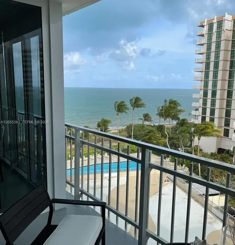 600 Grapetree Dr, Key Biscayne FL 33149