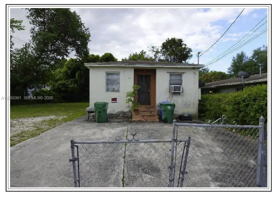 722 / 724 NW 53rd St, Miami FL 33127