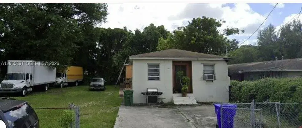 722 / 724 NW 53rd St, Miami FL 33127