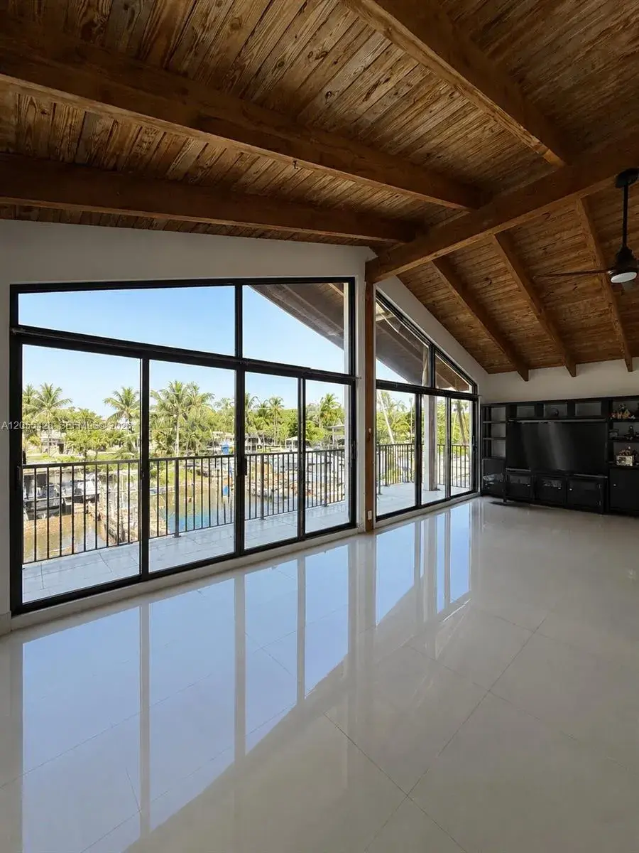 313 Hendricks Isle # 4, Fort Lauderdale FL 33301