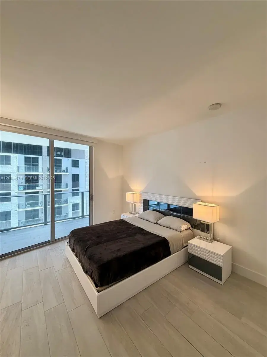 1010 SW 2nd Ave # 707, Miami FL 33130