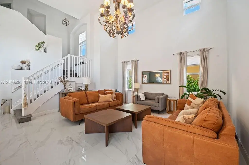 3846 W Gardenia Ave, Weston FL 33332