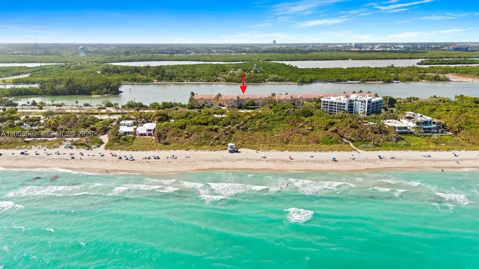 3 bedroom 3 bath Residential for sale at 4234 N Ocean Dr, Hollywood FL 33019