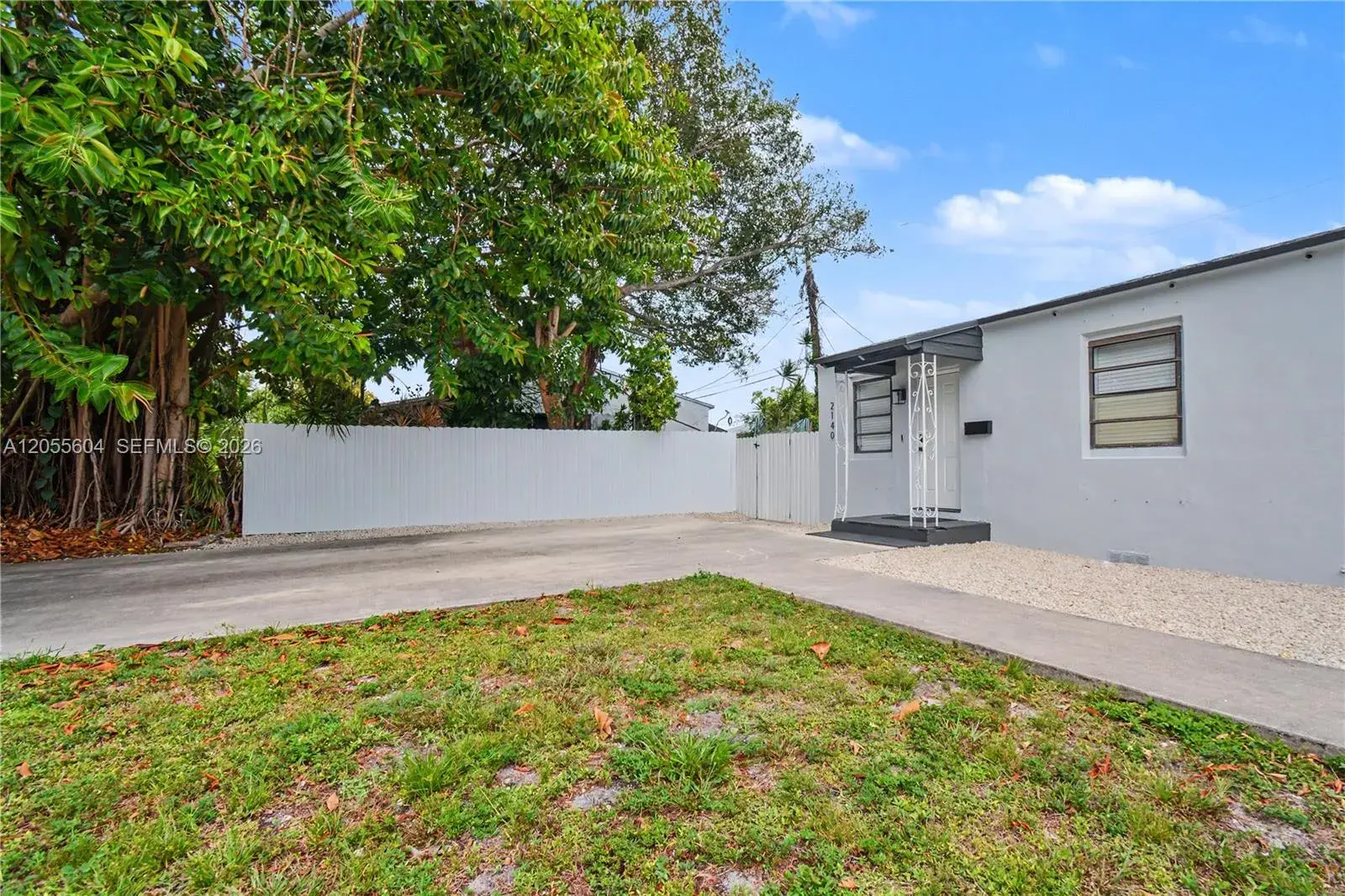 2140 Monroe Ter, Hollywood FL 33020
