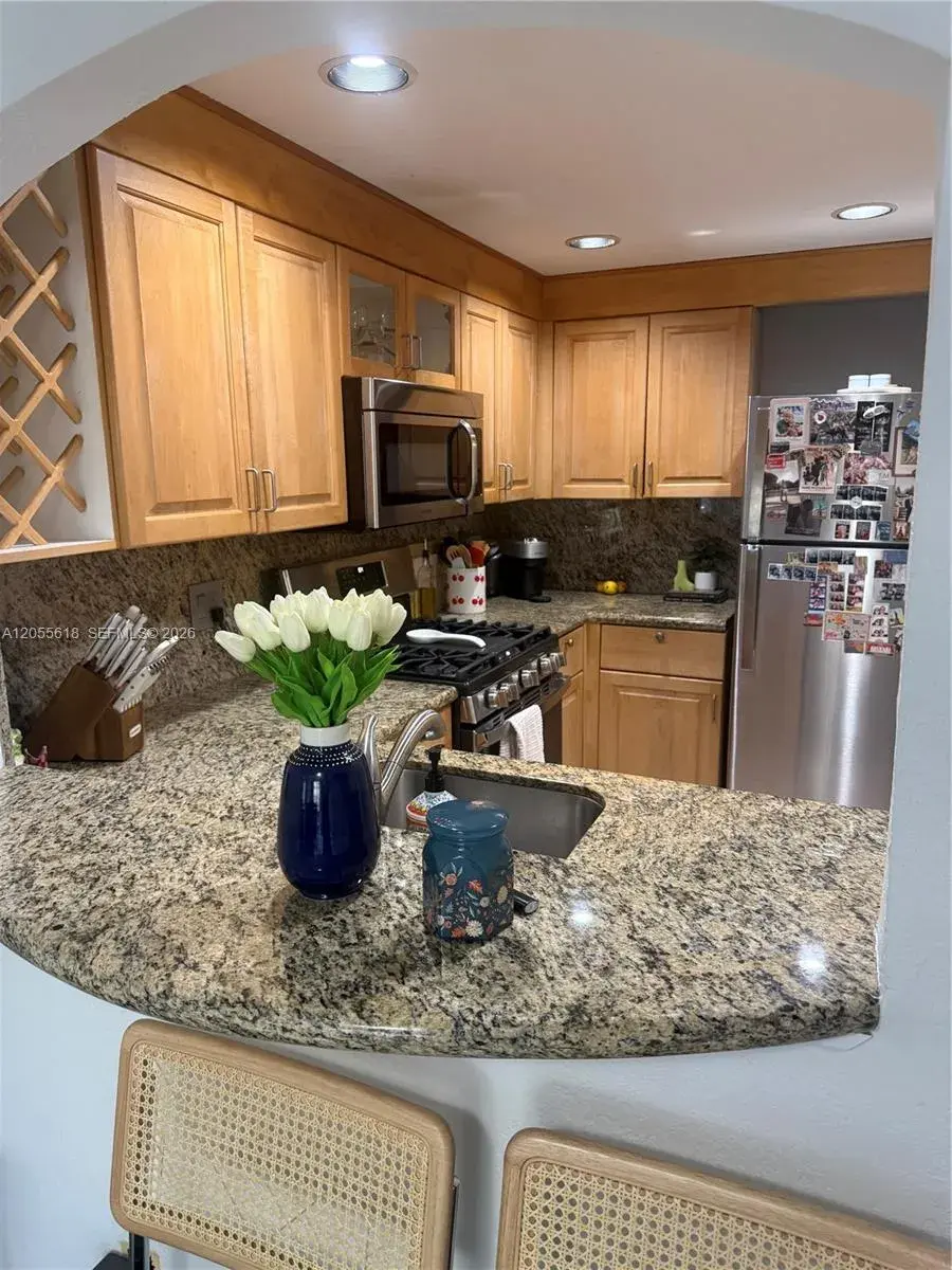 6709 N Kendall Dr # 220, Pinecrest FL 33156