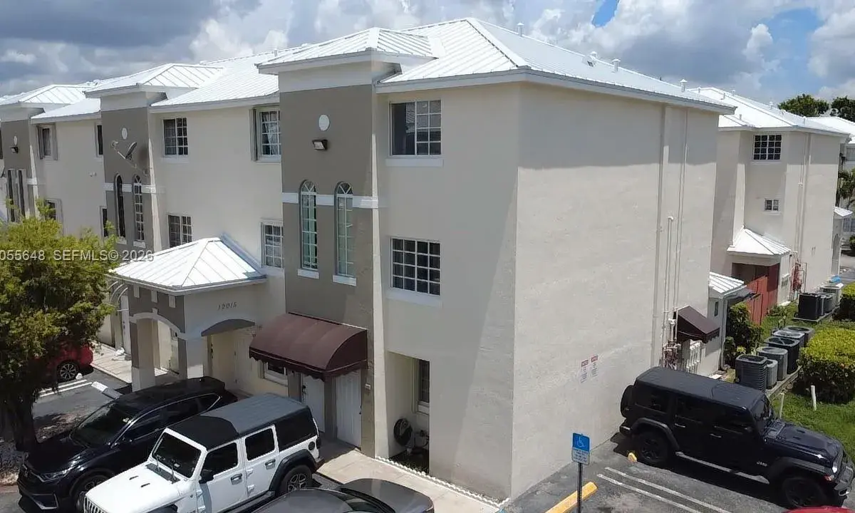 12015 SW 14 ST # C, Miami FL 33184