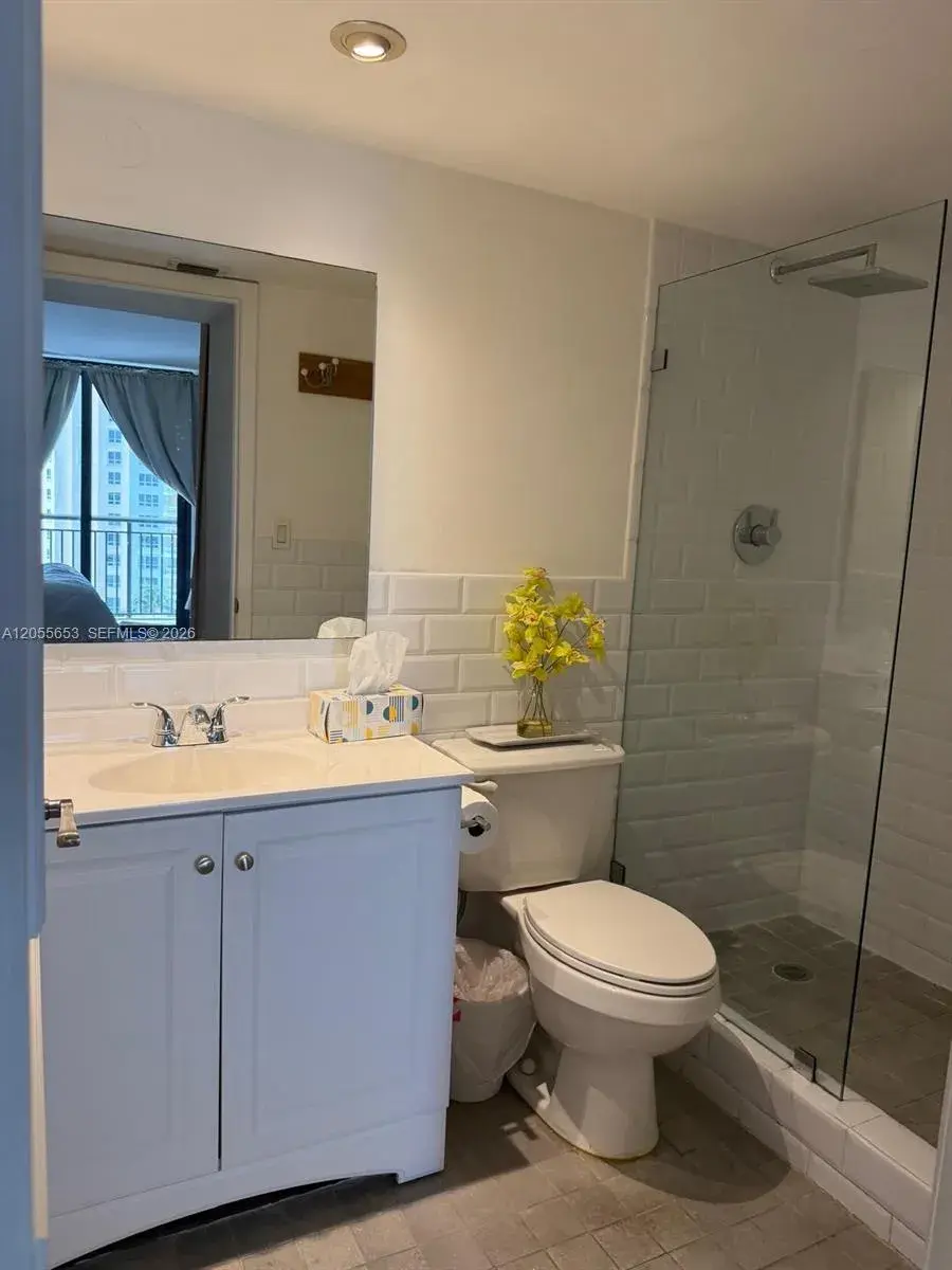 540 Brickell Key Dr # 1418, Miami FL 33131