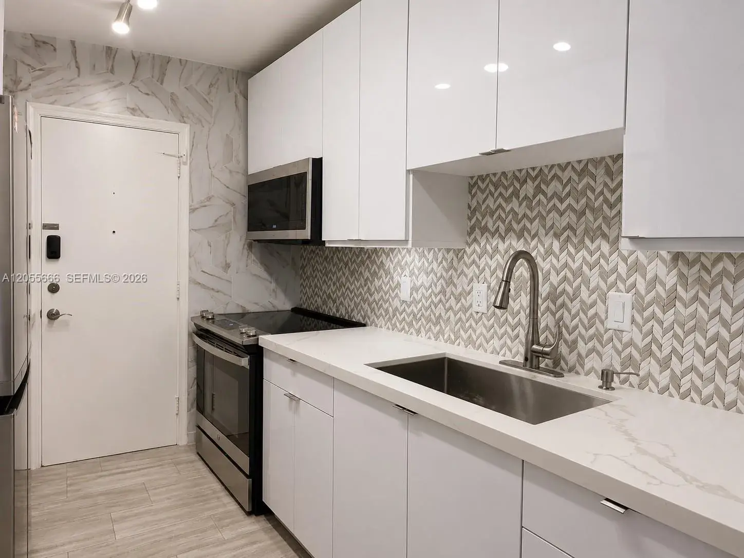 2260 NE 67th St # 1705, Fort Lauderdale FL 33308