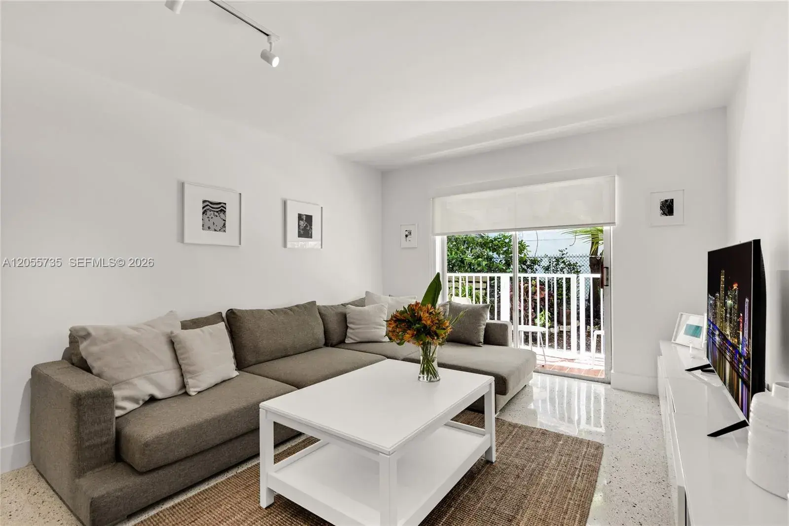 836 SW 1st St # 102, Miami FL 33130