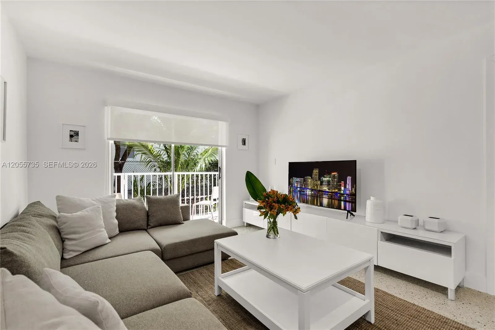 836 SW 1st St # 102, Miami FL 33130