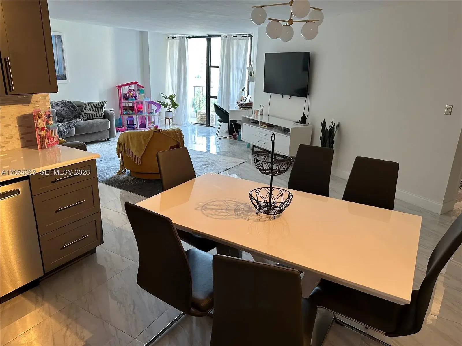 800 Parkview Dr # 412, Hallandale Beach FL 33009