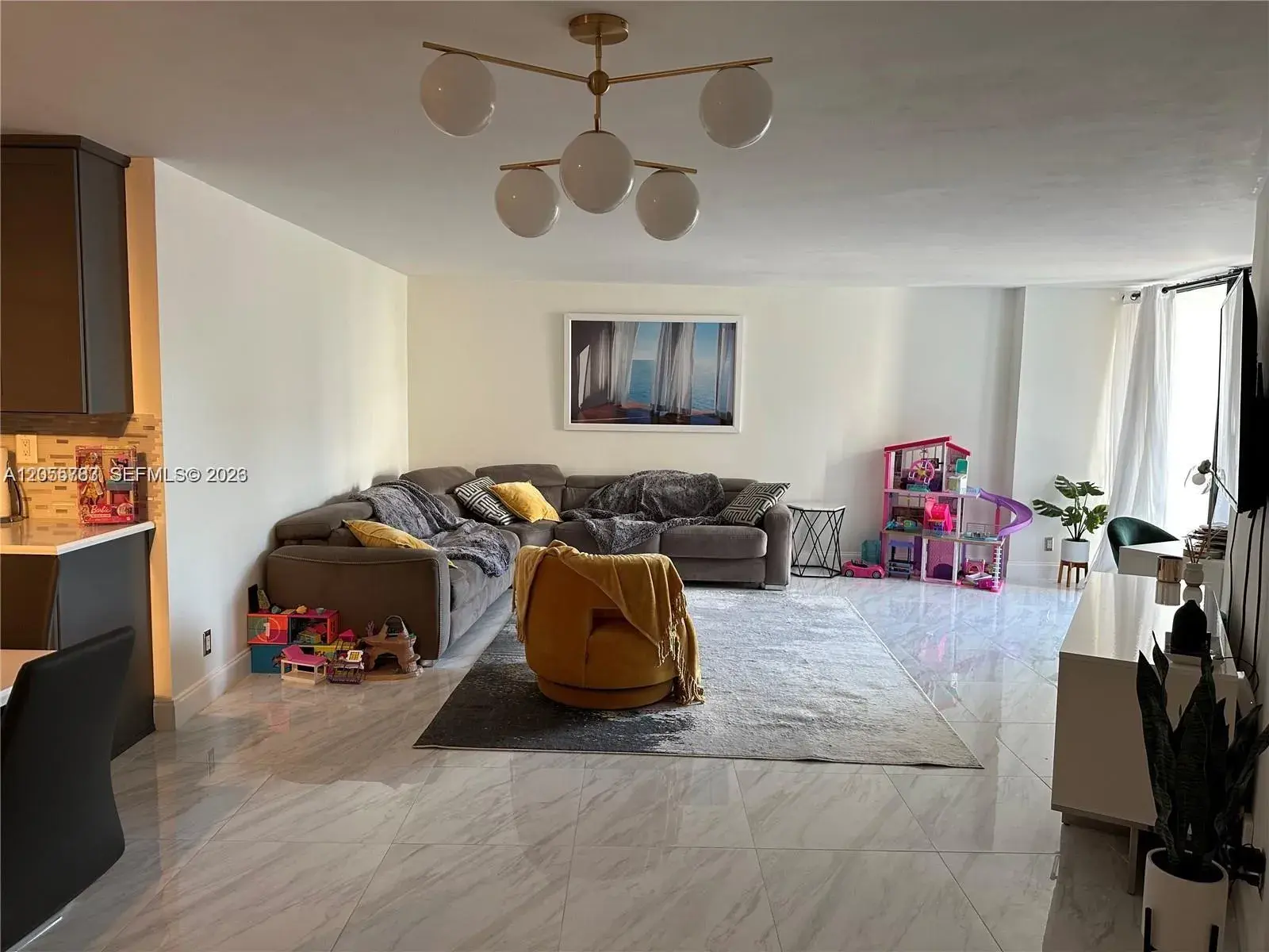 800 Parkview Dr # 412, Hallandale Beach FL 33009