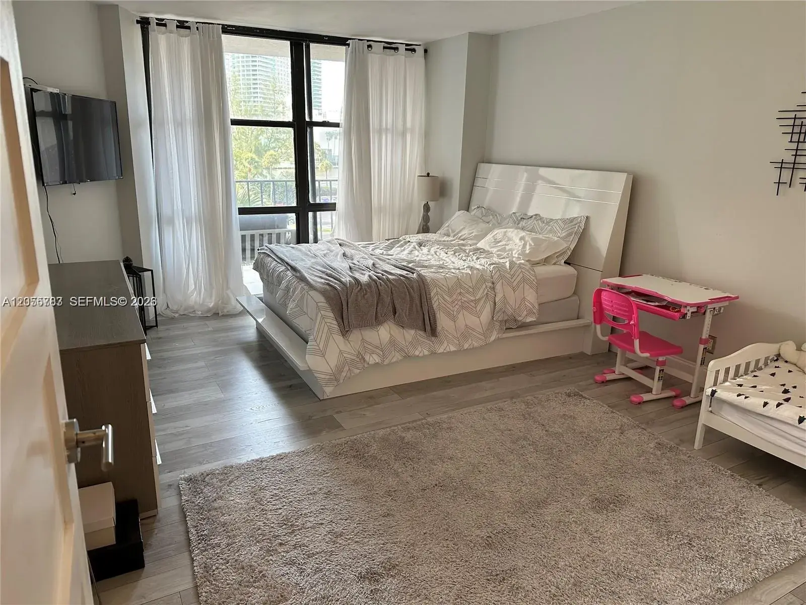 800 Parkview Dr # 412, Hallandale Beach FL 33009