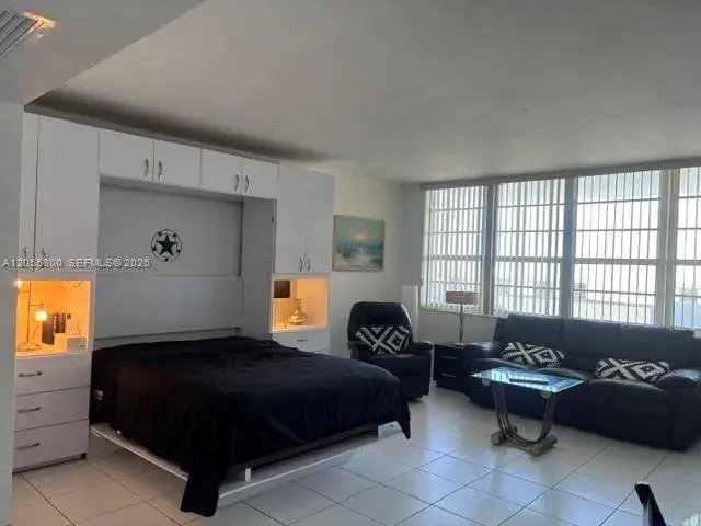 1 bath Residential Lease for rent at 100 Lincoln Rd # 1030, Miami Beach FL 33139