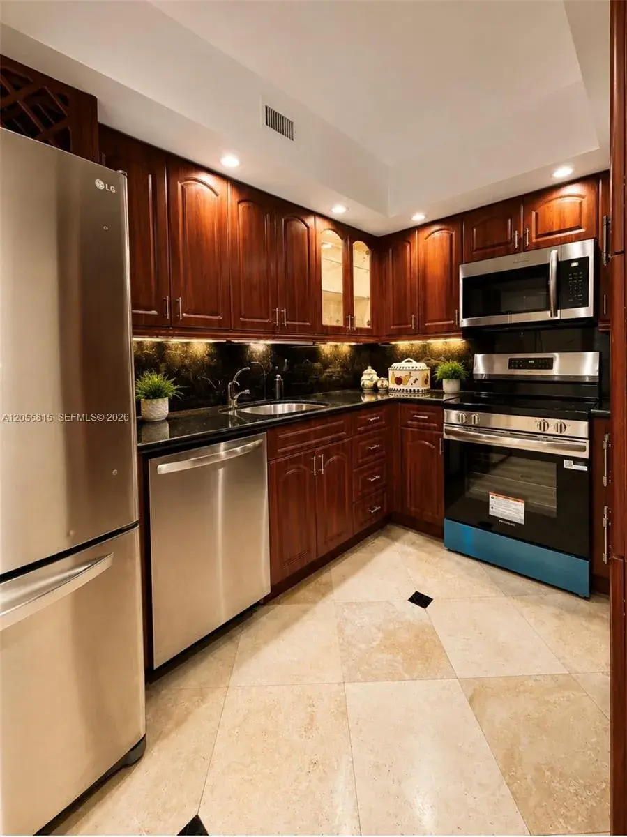 1 bedroom 1 bath Residential Lease for rent at 1985 S Ocean Dr # 20A, Hallandale Beach FL 33009