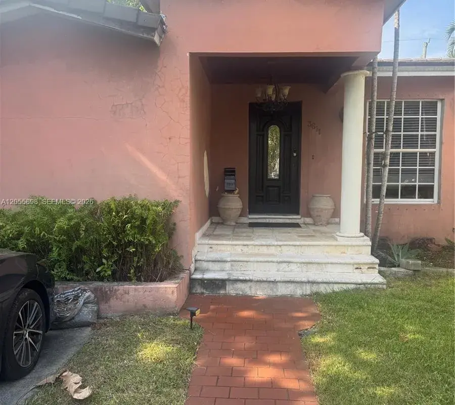 3611 SW 21st St, Miami FL 33145