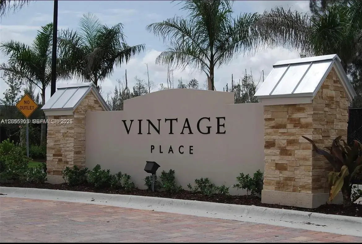 4 bedroom 3 bath Residential for sale at 7022 NW 102nd Pl, Doral FL 33178