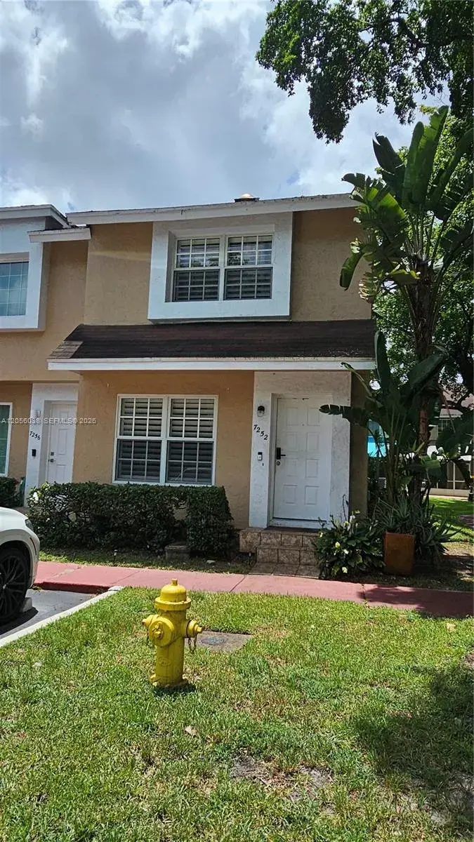 2 bedroom 2 bath Residential for sale at 7252 Woodmont Ave, Tamarac FL 33321