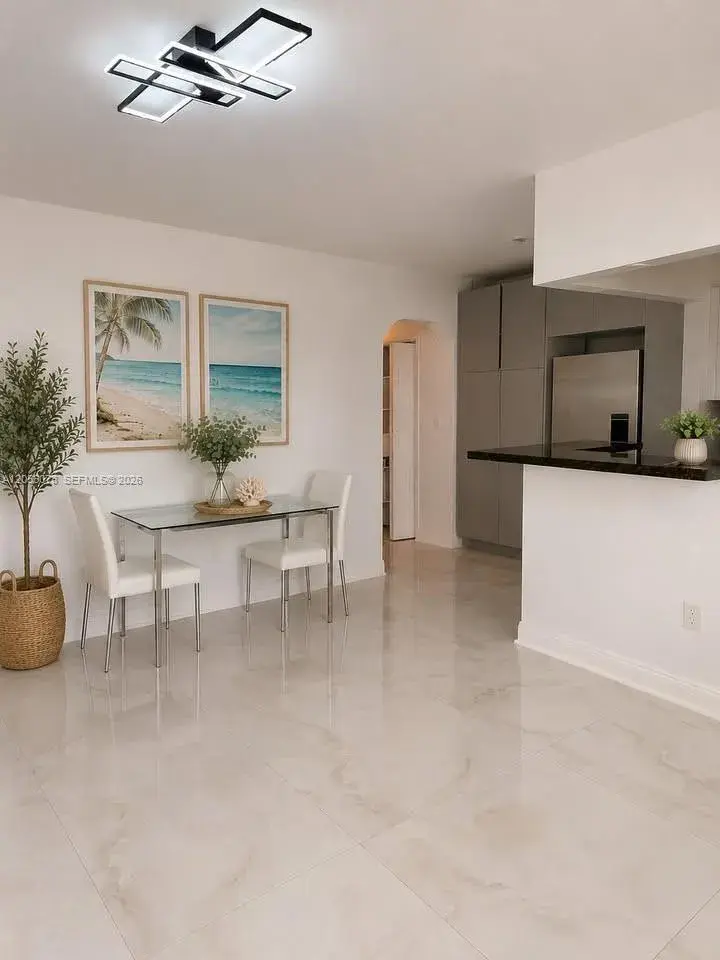 450 77th St # 2, Miami Beach FL 33141