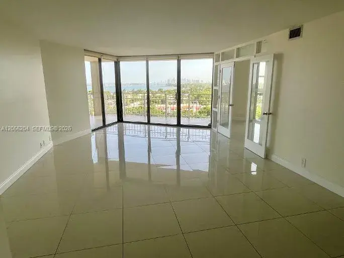 1000 Quayside Ter # 1104, Miami FL 33138