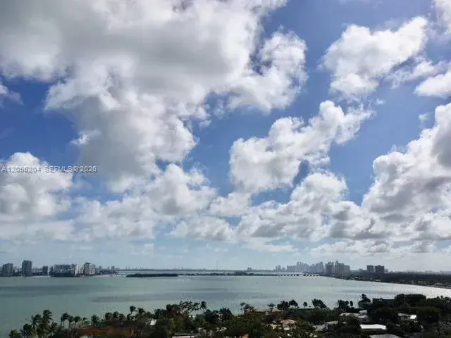 1000 Quayside Ter # 1104, Miami FL 33138