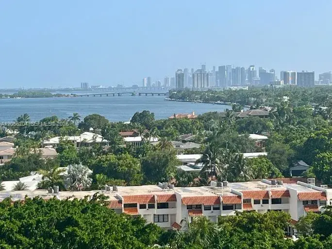 1000 Quayside Ter # 1104, Miami FL 33138
