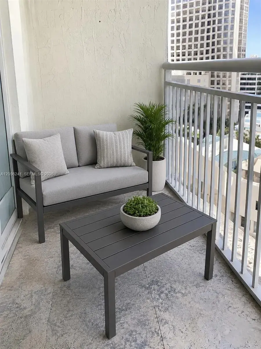 9055 SW 73rd Ct # 910, Miami FL 33156