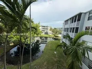2 bedroom 2 bath Residential for sale at 1670 NE 191st St # 3, Miami FL 33179