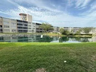 2 bedroom 2 bath Residential for sale at 1700 NE 191st St # 510, Miami FL 33179