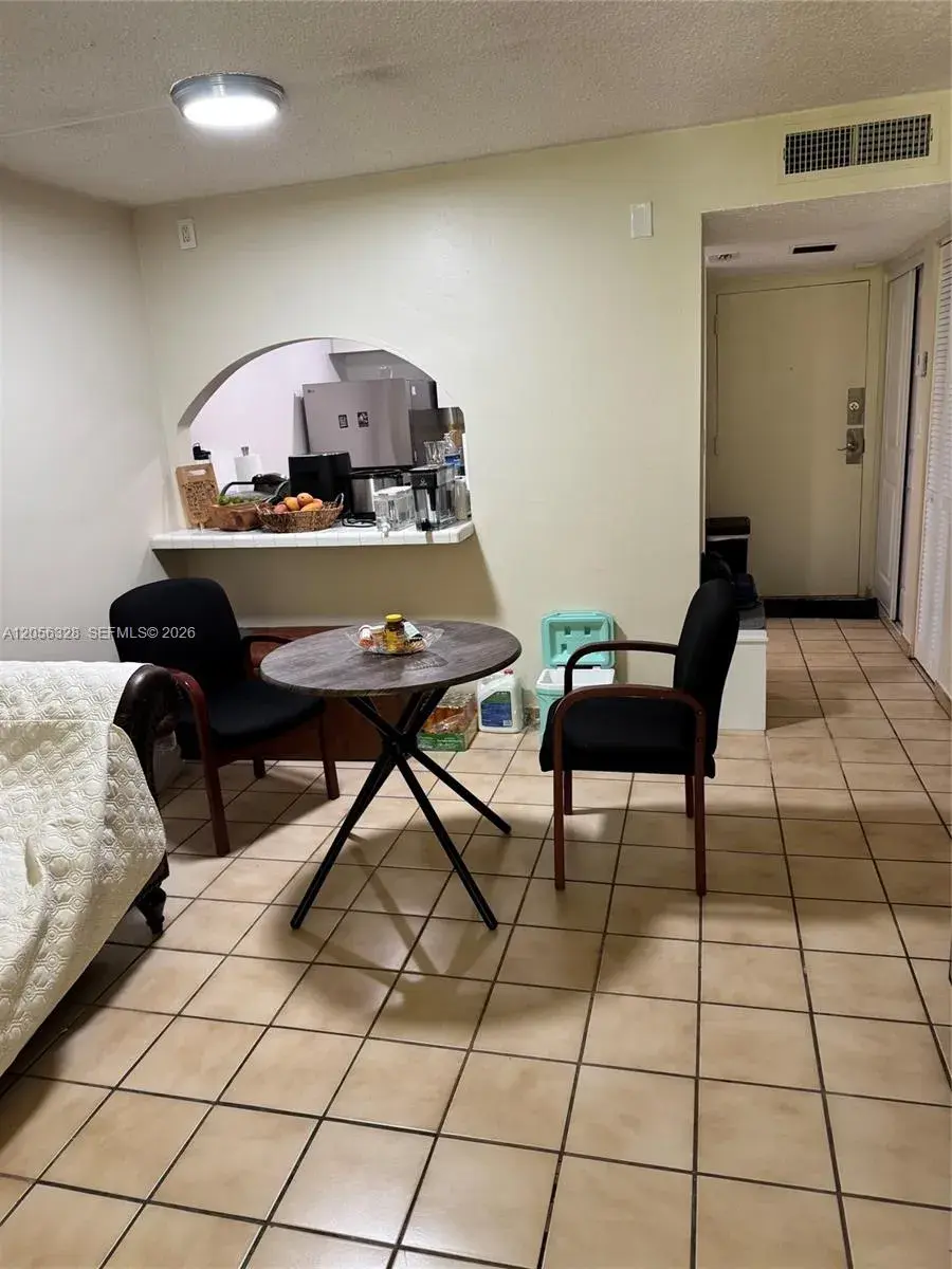 14201 N Kendall Dr # 408D, Miami FL 33186