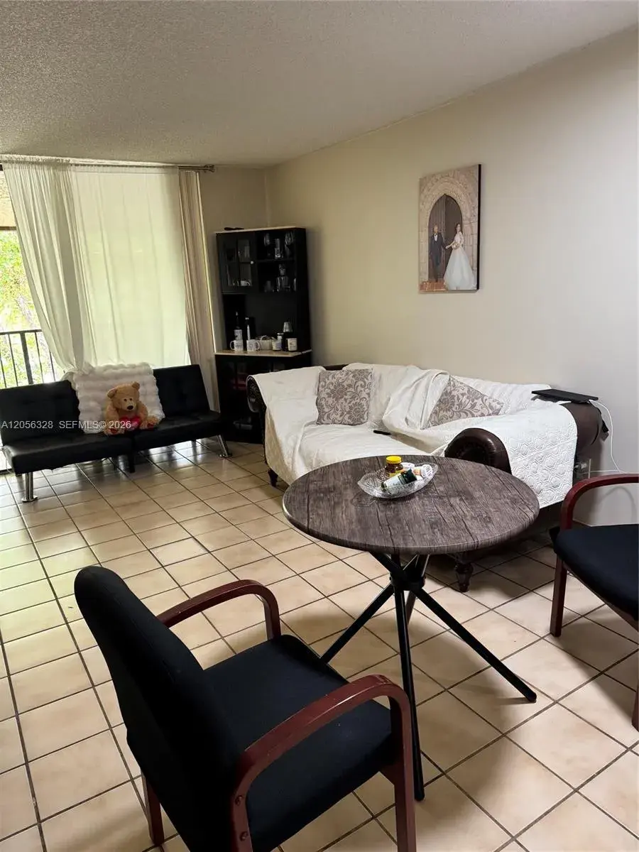 14201 N Kendall Dr # 408D, Miami FL 33186