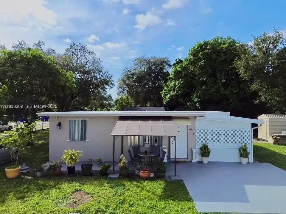2 bedroom 1 bath Residential for sale at 6137 Garfield St, Hollywood FL 33024