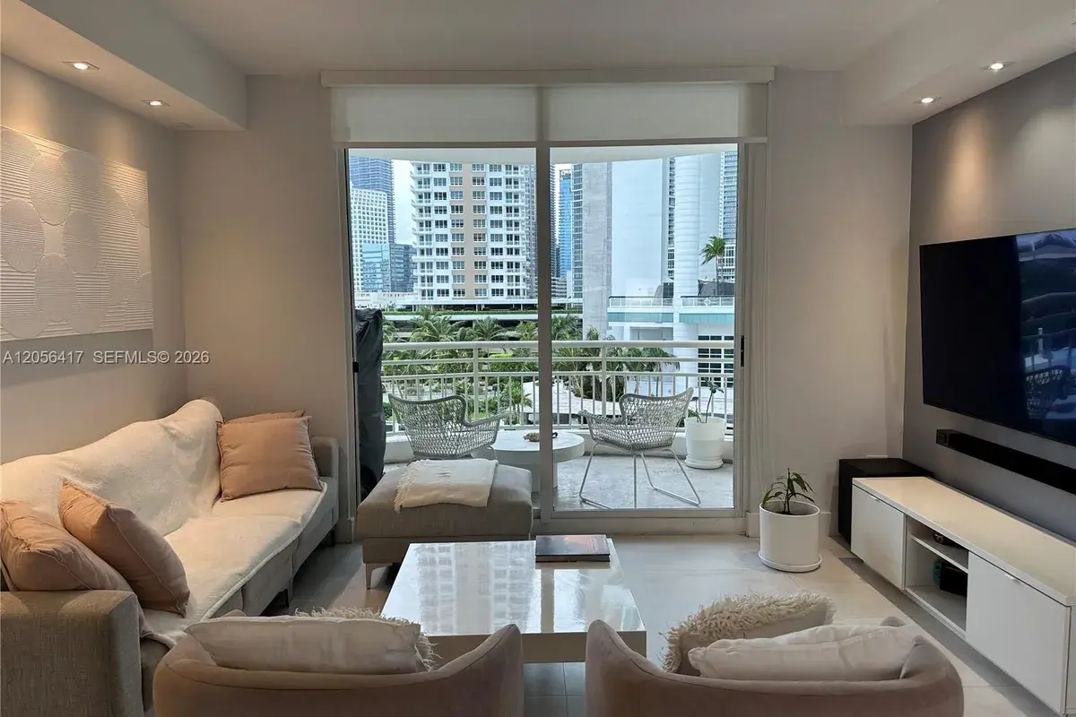 888 Brickell Key Dr # 700, Miami FL 33131
