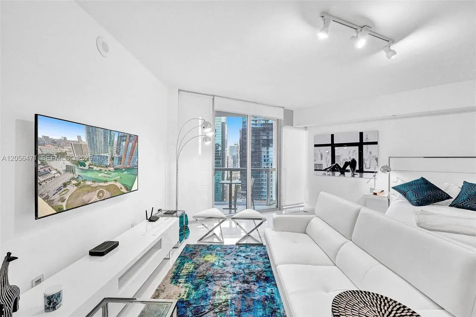 475 Brickell Ave # 2708, Miami FL 33131
