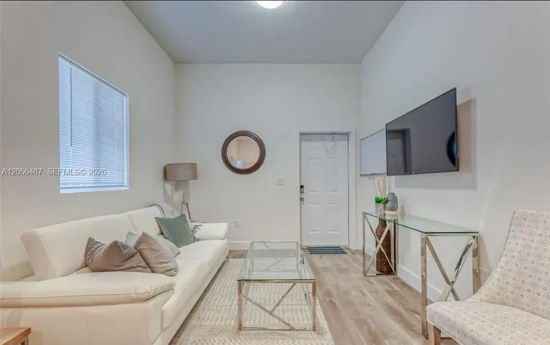830 SE 14th St # 1, Fort Lauderdale FL 33316