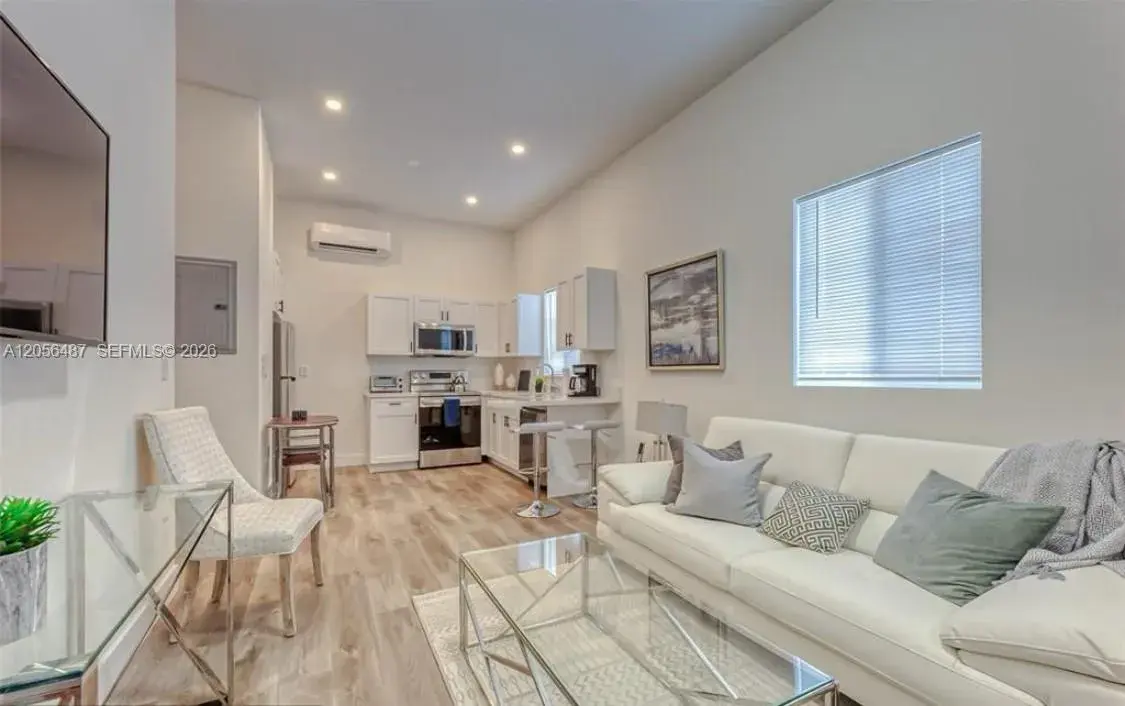 830 SE 14th St # 1, Fort Lauderdale FL 33316