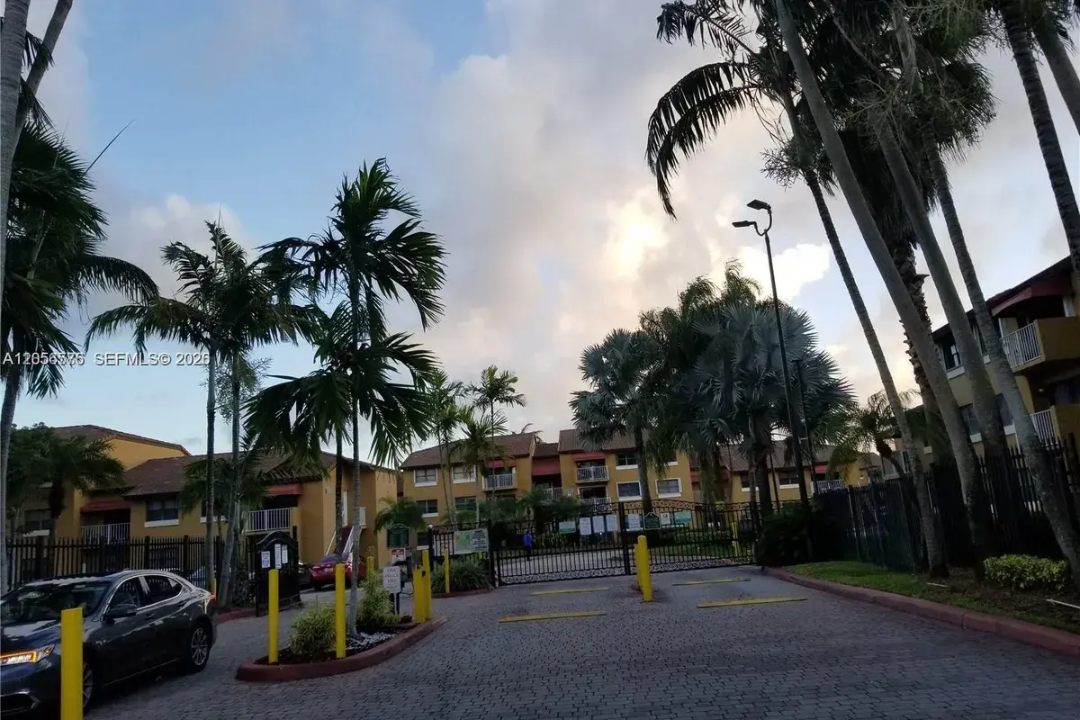15650 SW 80th St # 207, Miami FL 33193