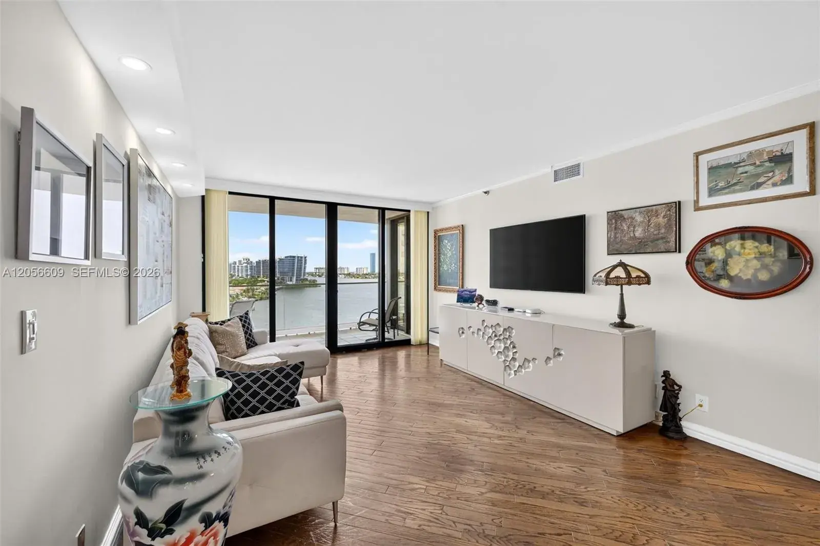 2800 Island Blvd # 1005, Aventura FL 33160