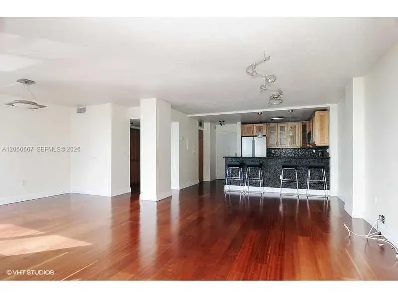 600 NE 36 ST # 1817, Miami FL 33137