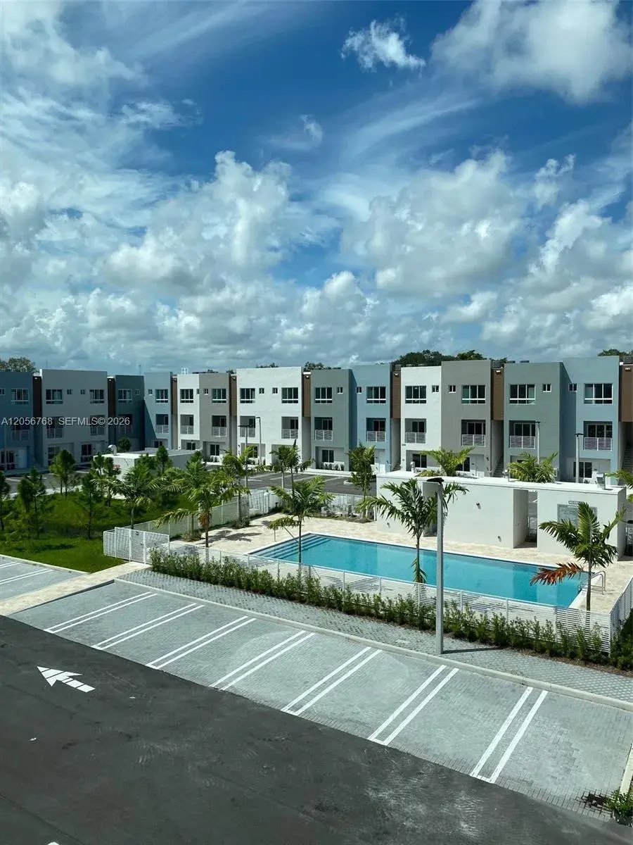 2505 NE 193rd St # 4208, Miami FL 33180 photo 2
