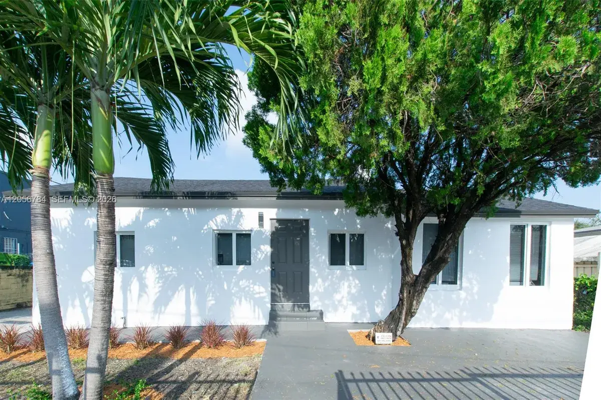 2324 NW 14th Ave, Miami FL 33142