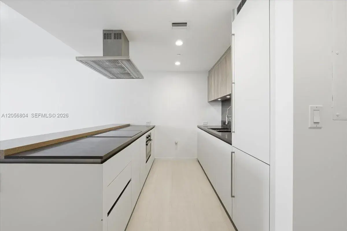 1000 Brickell Plz # 3211, Miami FL 33131