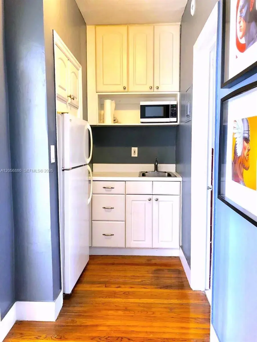 8024 Harding Ave # 5A, Miami Beach FL 33141